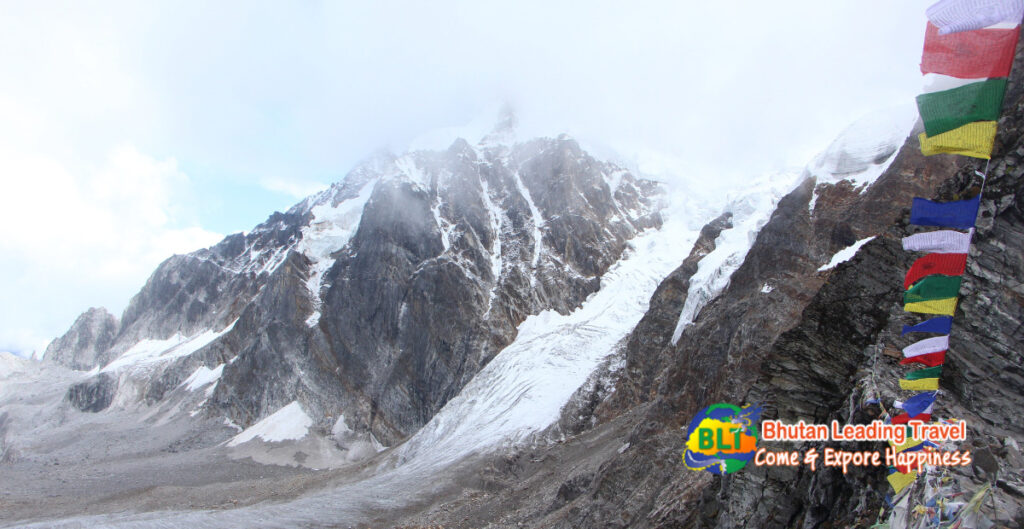 Laya Gasa Trek